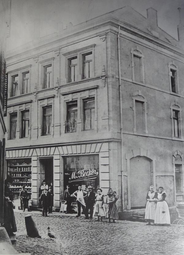 Haushaltswaren Michael Becker, Poststr. 63, Merzig, Fotografie von 1910