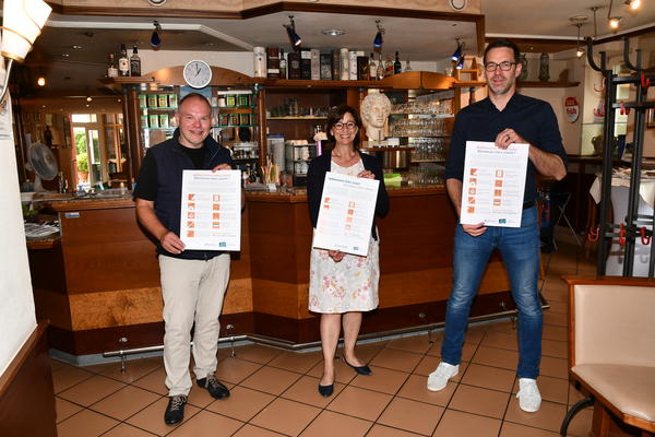 Dehoga Vizepr&auml;sident Michael Buchna, Landr&auml;tin Daniela Schlegel-Friedrich und Markus Koster, Gesch&auml;ftsf&uuml;hrer Hotel Roemer