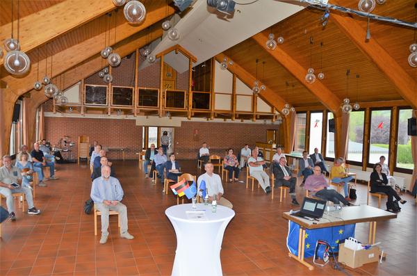 Die Teilnehmer des Treffens vom 8. Juli im Nitteler B&uuml;rgerhaus