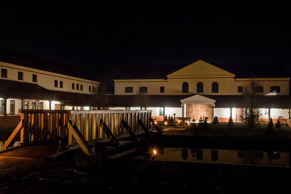 Villa Borg bei Nacht