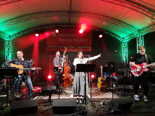 Wohnzimmerkonzert mit dr3iklang! und 4times unplugged