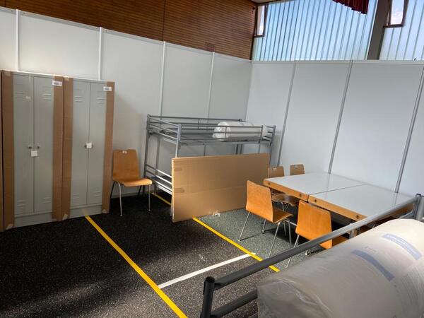 Die Saargauhalle in Schwemlingen steht als erste Sammelunterkunft f&uuml;r Fl&uuml;chtlinge bereit.