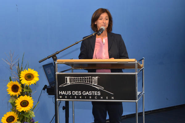 Landr&auml;tin Daniela Schlegel-Friedrich sprach &uuml;ber die Wichtigkeit von Versorgung und Mobilit&auml;t im l&auml;ndlichen Raum (Foto: Landkreis Merzig-Wadern/Nathalie Hammes)