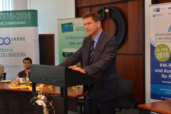 Oliver Groll, Gesch&auml;ftsf&uuml;hrer Gesch&auml;ftsbereich International und Ansprechpartner f&uuml;r den Bereich IHK Regional Merzig-Wadern, w&uuml;nschte allen einen spannenden Tag