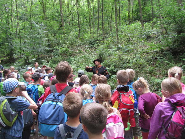 H&ouml;hepunkt der Woche war die Sagenwanderung mit dem Sagenschreiber Renatus vom H&uuml;gel