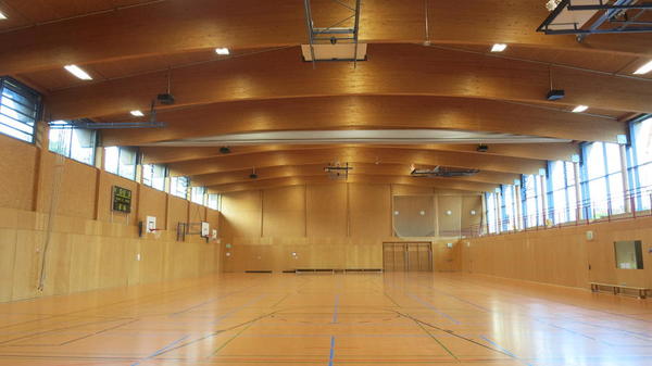 Landkreis Merzig-Wadern lässt Innenbeleuchtung in der Sporthalle Gymnasium am Stefansberg energetisch sanieren 