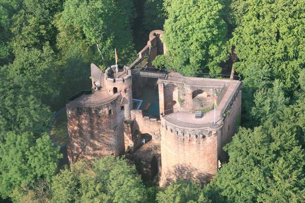 Burg Montclair Luftaufnahme
