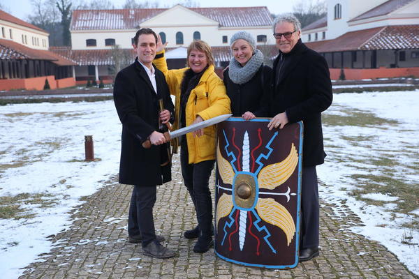Die "Quizhelden": Stefan Thielen (v.l.), Ren&eacute;e Lucius (F&ouml;rderkreis R&ouml;mische Villa Borg e. V.); Nicole M&uuml;ller, Hans-Lorenz Boesen (Glashaus Saarschleife e. V.)