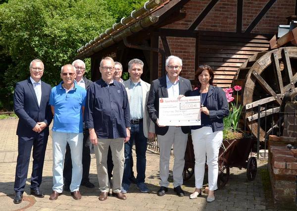 Scheck&uuml;bergabe Kupferbergwerk D&uuml;ppenweiler