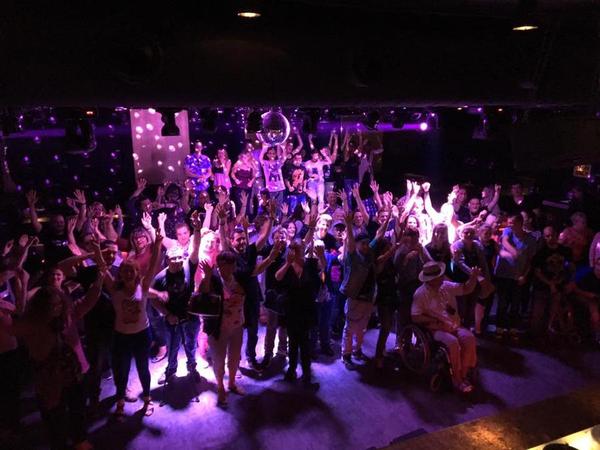 Blondes-Cometogether_Blondes - Der Club