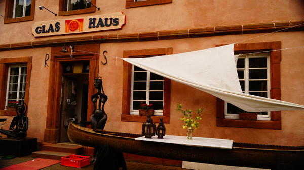 Der Eingang am Glashaus Saarschleife