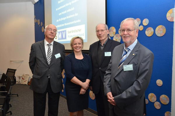 Gratulieren dem Saarl&auml;ndischen Museumsverband zu 30 Jahren erfolgreicher Arbeit: Stefan Weszkalnys, Melanie Hertgen, Reinhard Klimmt, Rainer Raber (v.l.)